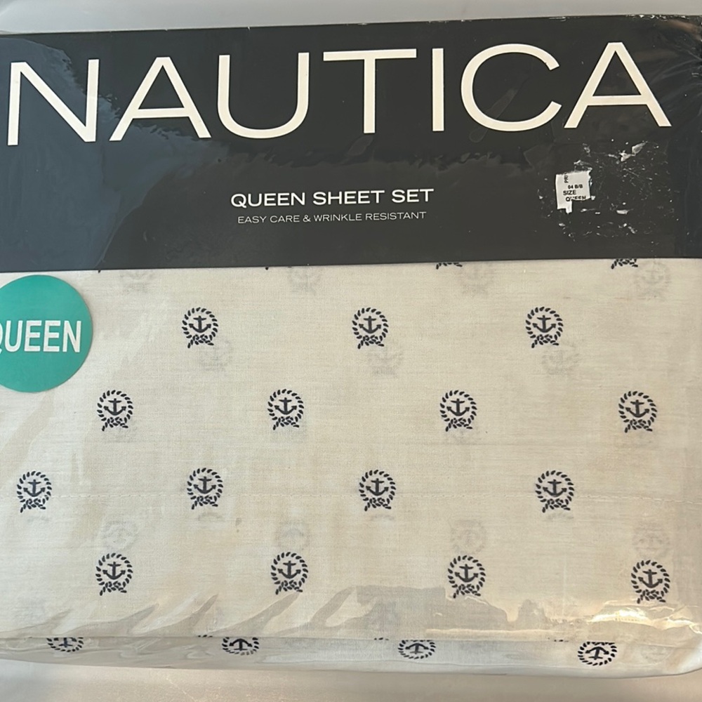 ⭐️ NWT Nautica Queen Sheet Set - White / Cream with navy nautical pattern
